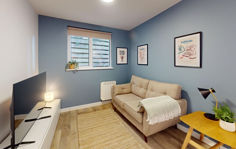 Bar Road, City Centre, Falmouth - Image 1