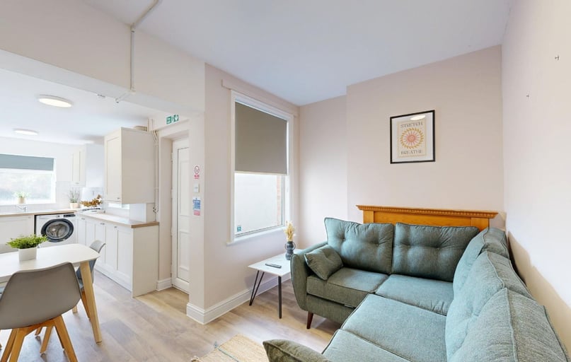 Midland Avenue, Lenton, Nottingham - Image 1