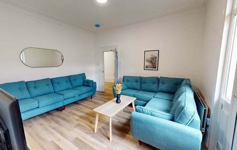 Simonside Terrace, Heaton, Newcastle - Image 1