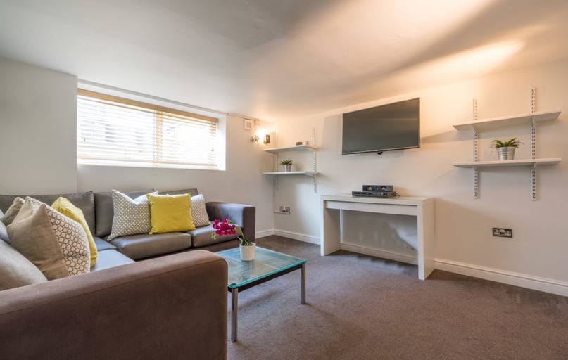 Norwood Place, Hyde Park, Leeds - Image 1