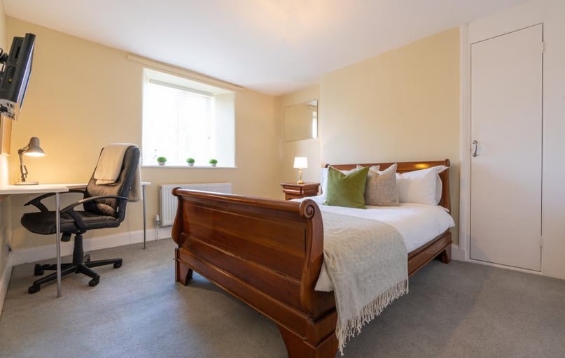 City Bank Road, City Centre, Cirencester - Image 1