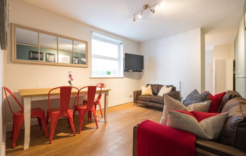 Colum Road, Cathays, Cardiff - Image 1