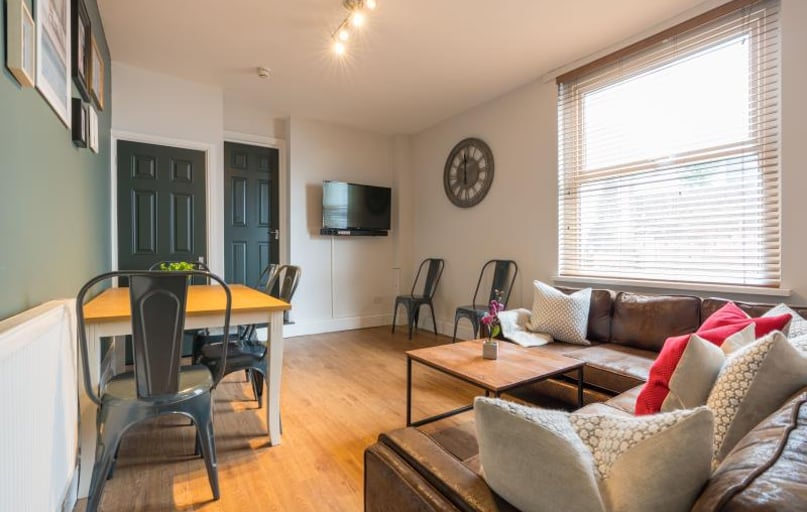 Colum Road, Cathays, Cardiff - Image 1