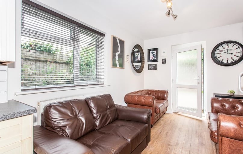 Kincraig Street, Plasnewydd, Cardiff - Image 1