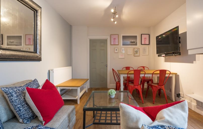 Richmond Road, Plasnewydd, Cardiff - Image 1