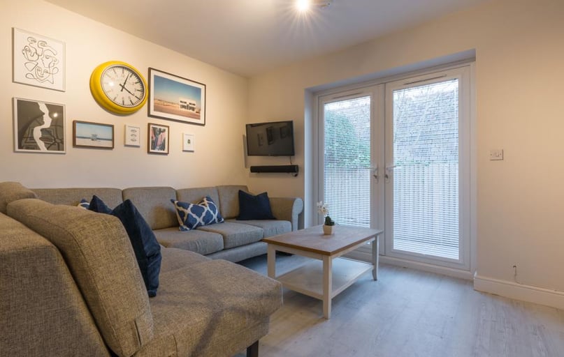 Lochaber Street, Plasnewydd, Cardiff - Image 1