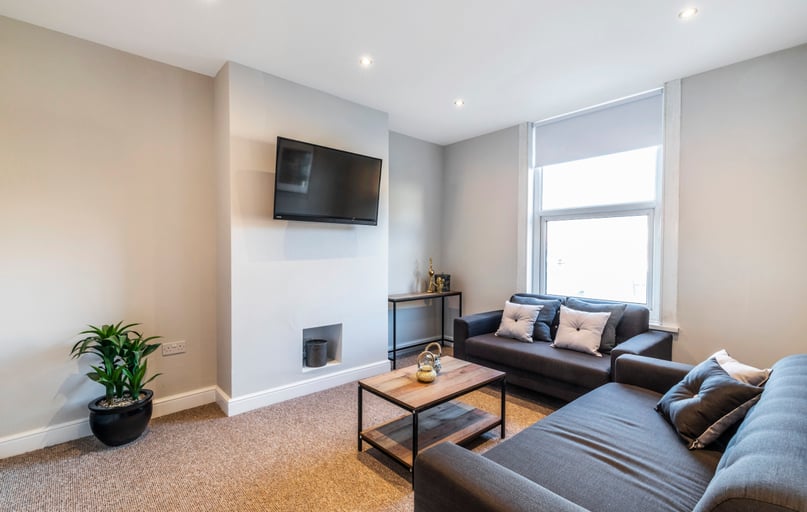 Woodsley Road, Hyde Park, Leeds - Image 1