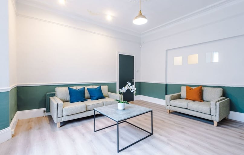 Lyndhurst Avenue, Jesmond, Newcastle - Image 1
