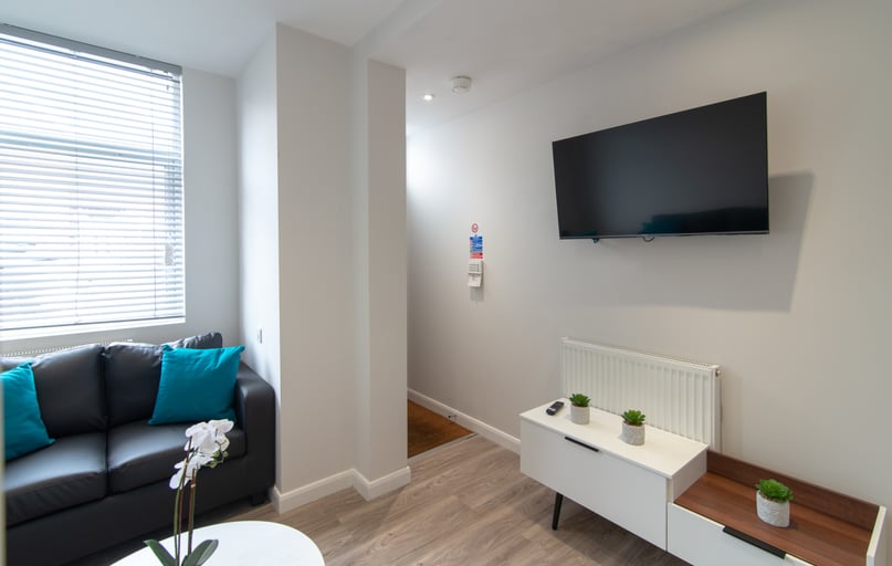 Cauldon Road, Shelton, Stoke - Image 1