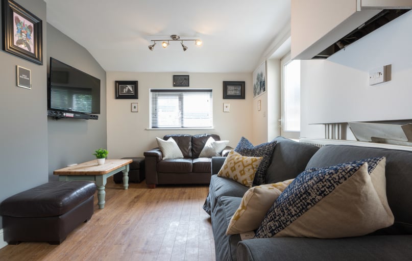 Glenroy Street, Plasnewydd, Cardiff - Image 1