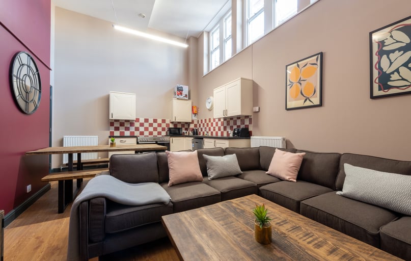 Flat K Bishop Blackall School, St James, Exeter - Image 1