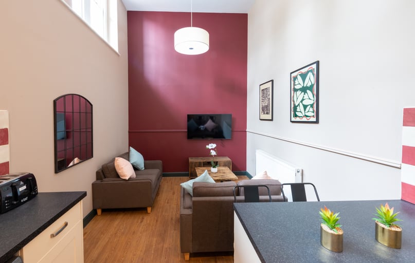 Flat P Bishop Blackall School, St James, Exeter - Image 1