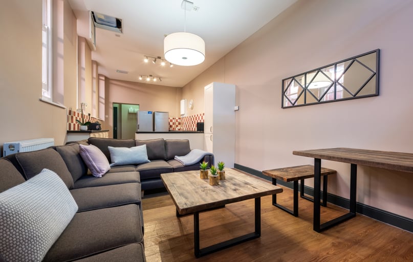 Flat F Bishop Blackall School, St James, Exeter - Image 1