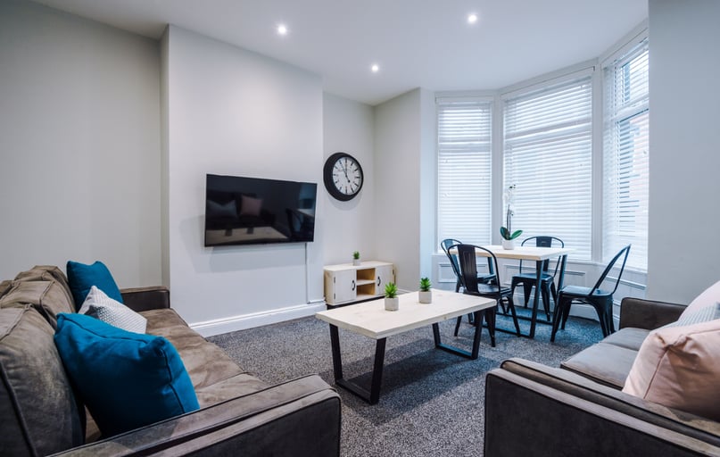 13 Norwood Terrace, Hyde Park, Leeds - Image 1