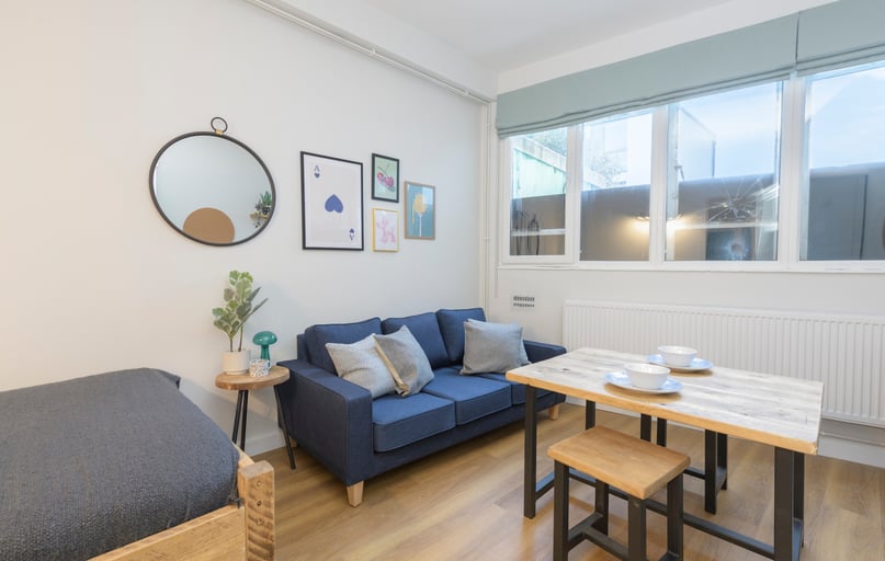 Flat 0, TW1X, Twickenham, London - Image 1