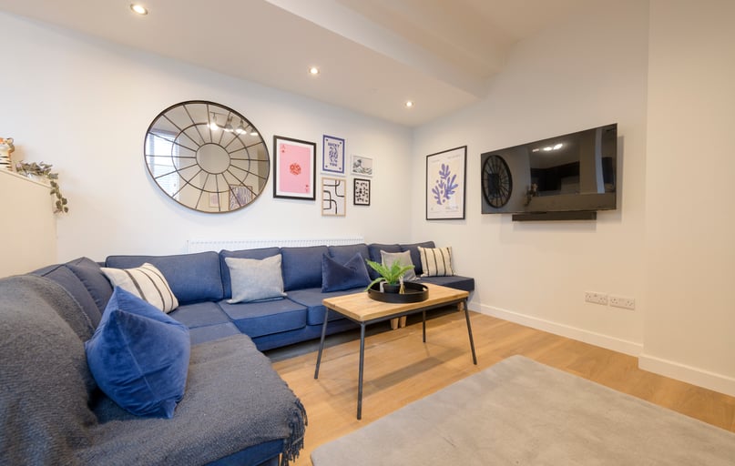 Flat 7, TW1X, Twickenham, London - Image 1