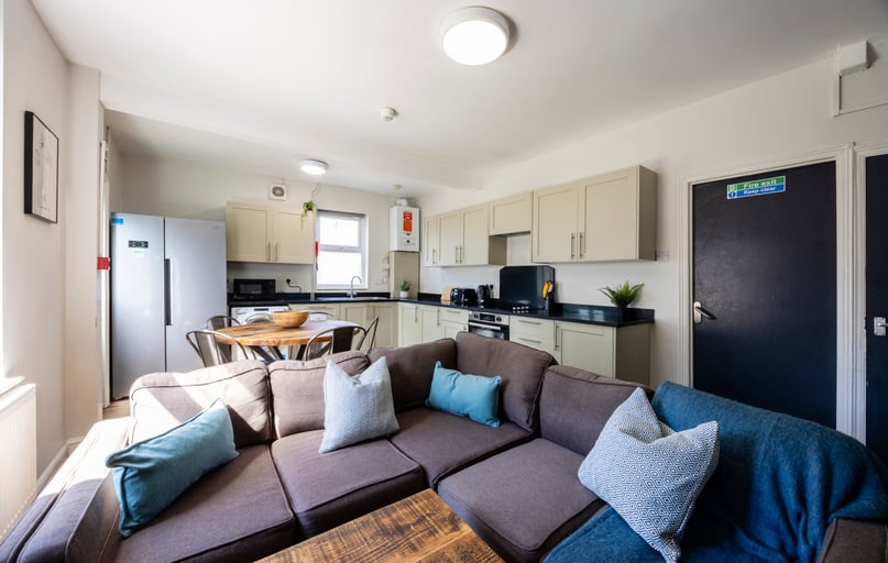 33 Elmsthorpe Avenue, Lenton, Nottingham - Image 1