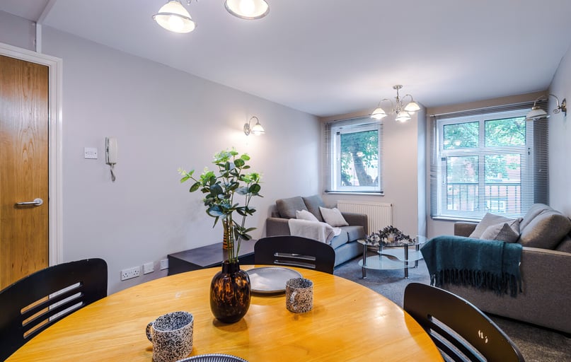 Flat 4, Dalton House, Fallowfield, Manchester - Image 1