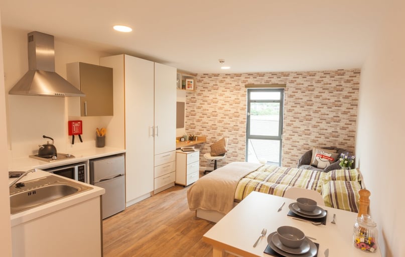 Premium Studio, Roman House, Hanover Square, City Centre, Newcastle - Image 1