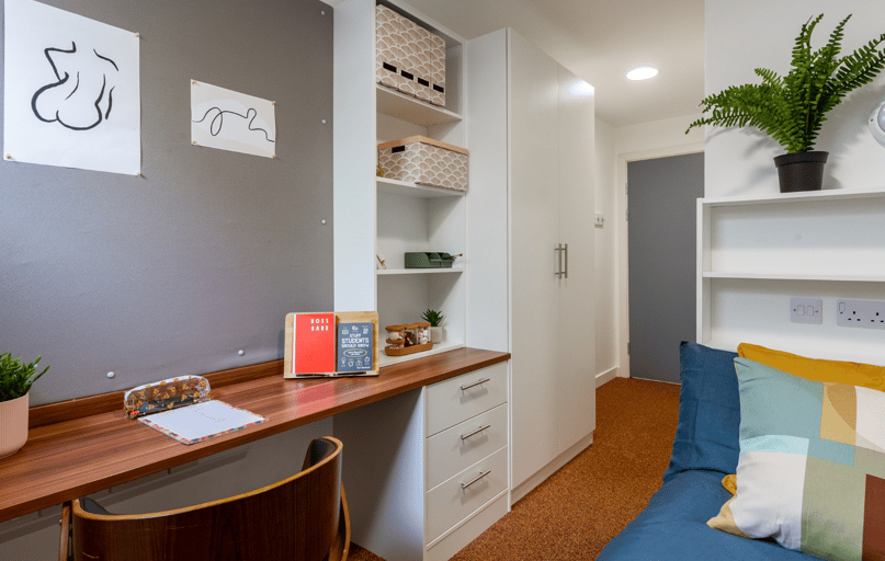 Classic Bronze En Suite, The Shield, Clarence Street, Shieldfield, Newcastle - Image 1