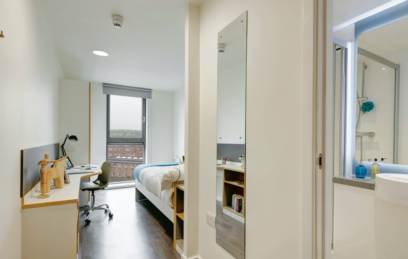 Platinum Two Bed Flat, Dunaskin Mill, 5 Dunaskin Court, West End, Glasgow - Image 1