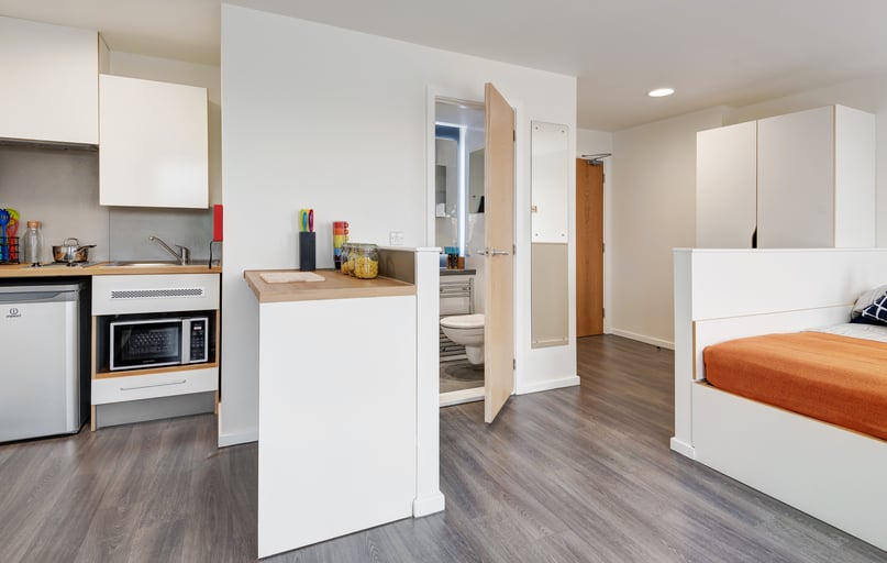 Bronze Studio, Dunaskin Mill, 5 Dunaskin Court, West End, Glasgow - Image 1