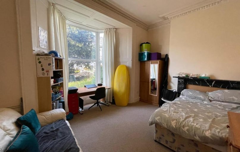 24 Woodland Terrace Flat 1 (students), Plymouth - Image 1