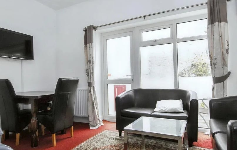 2 Guildford Street (students), Plymouth - Image 1