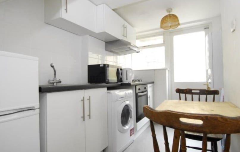 Gf, Plymouth - Image 1