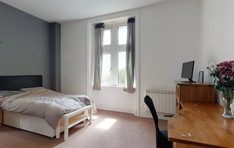 Flat 4 Whitefield House (students), Plymouth - Image 1