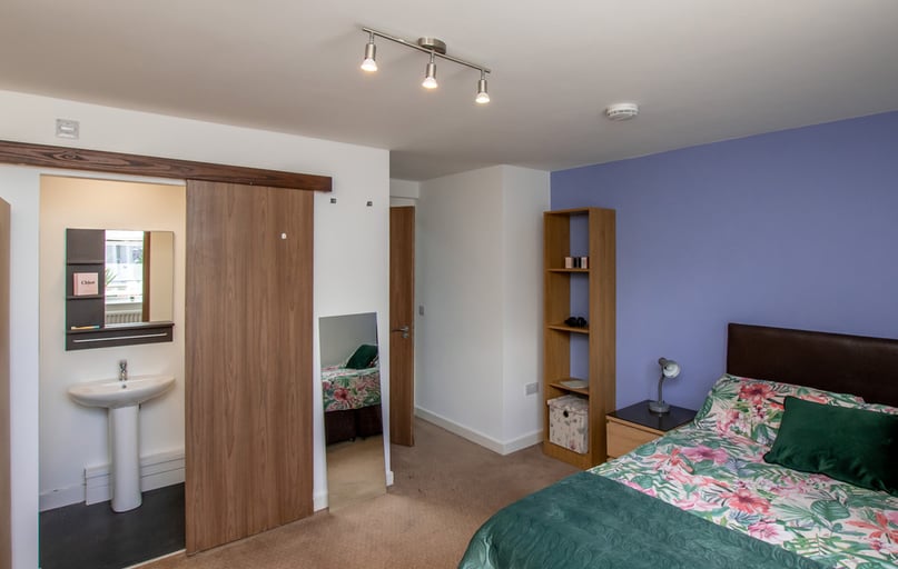 Flat D The Clubhouse (students), Plymouth - Image 1