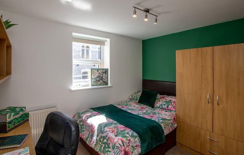 Flat C The Clubhouse (students), Plymouth - Image 1