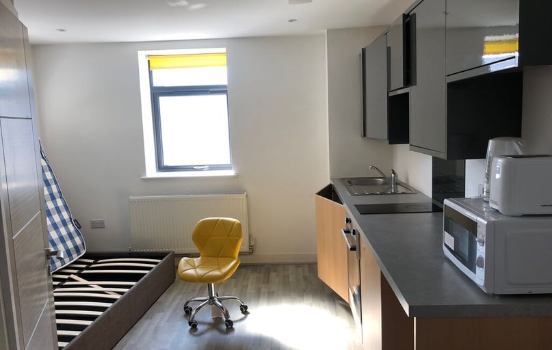 5 Marvell Lane Flat 12 (students), Plymouth - Image 1