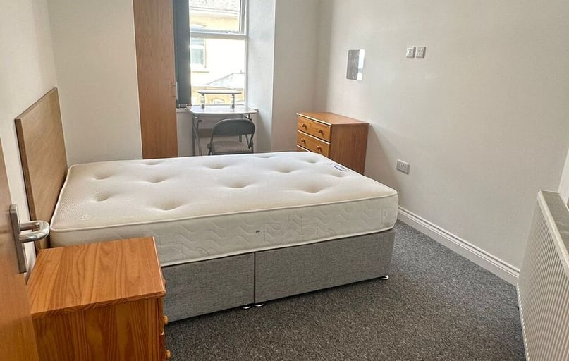 Tff, Plymouth - Image 1