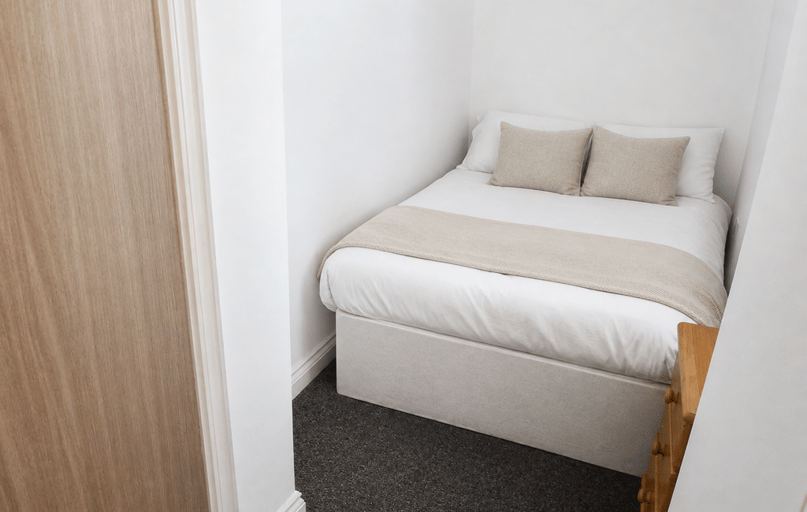 Flat 2, Plymouth - Image 1