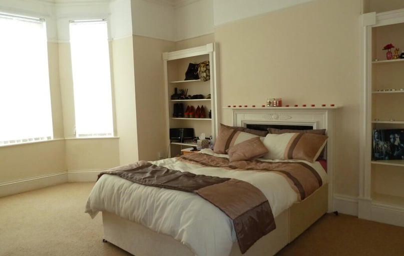 Gff, Plymouth - Image 1