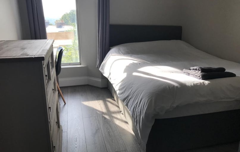 138 North Hill (students), Plymouth - Image 1