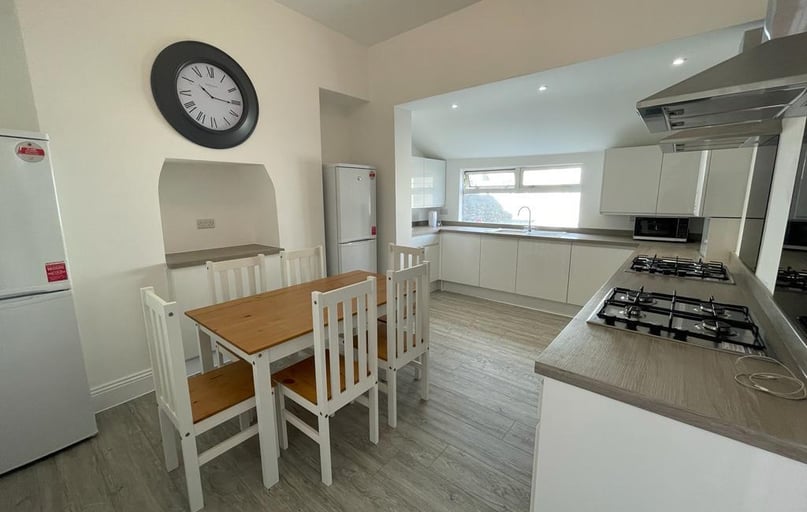 25 Egerton Road (students), Plymouth - Image 1