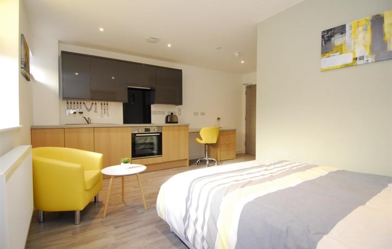 5 Marvell Lane Flat 4 (students), Plymouth - Image 1