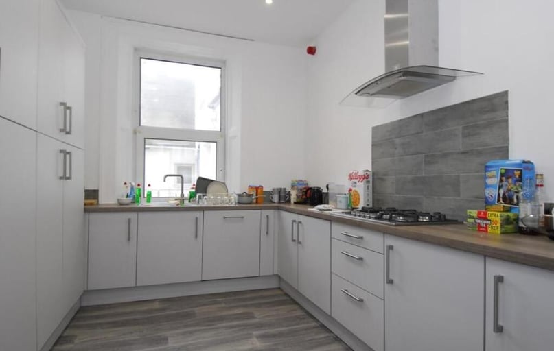 15 Headland Park (students), Plymouth - Image 1
