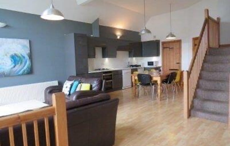 12 College Avenue (students), Plymouth - Image 1