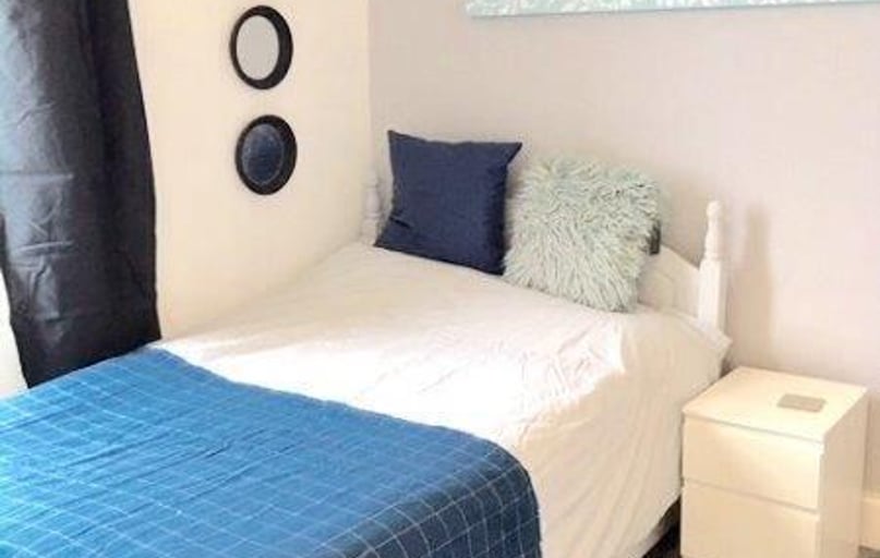 43 Kensington Road (students), Plymouth - Image 1