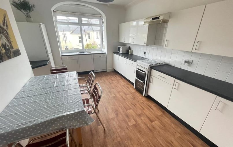 21 Hillside Avenue (students), Plymouth - Image 1