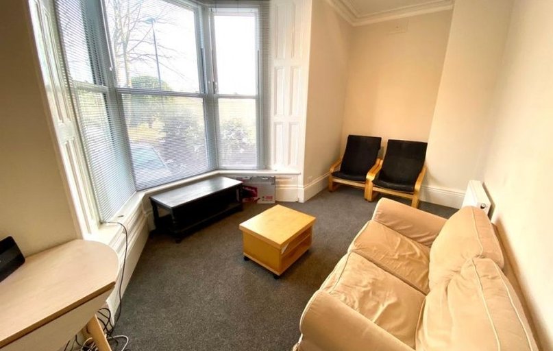 Flat A 66 Clarkegrove Road, Broomhall, Sheffield - Image 1