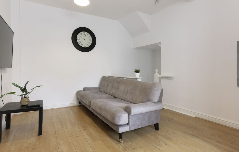 10a Dover Road, Sharrowvale, Sheffield - Image 1