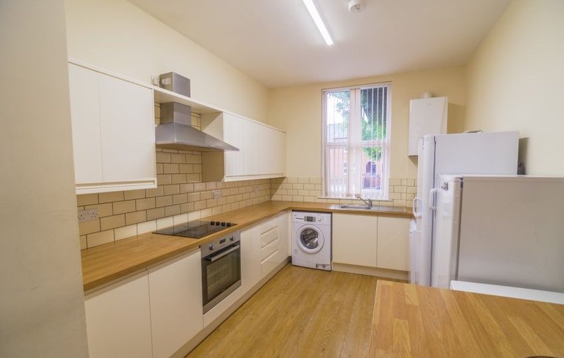 213b Cemetery Road, Sharrow, Sheffield - Image 1