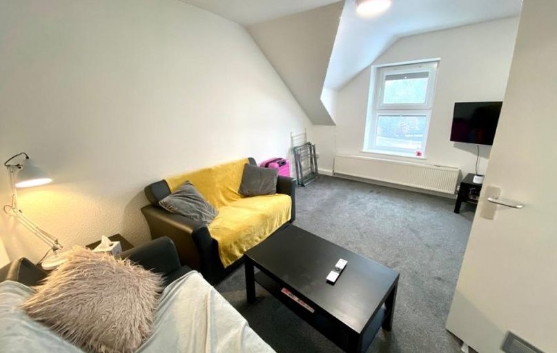 83a Junction Road, Sharrowvale, Sheffield - Image 1