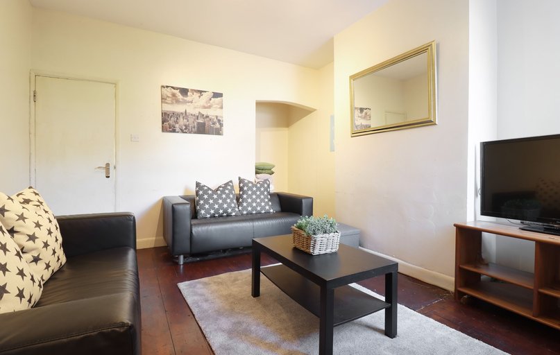 Queens Road, Heeley, Sheffield - Image 1