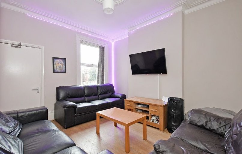 27b Walton Road, Sharrowvale, Sheffield - Image 1