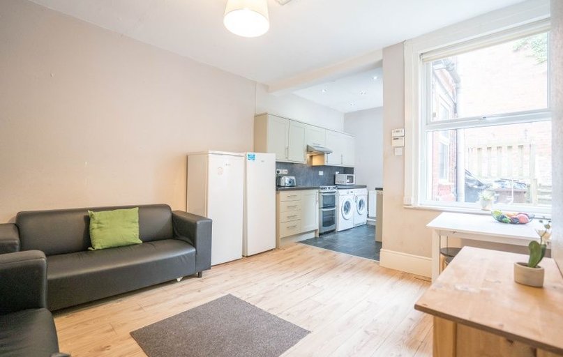  213 Springvale Road , Crookesmoor, Sheffield - Image 1